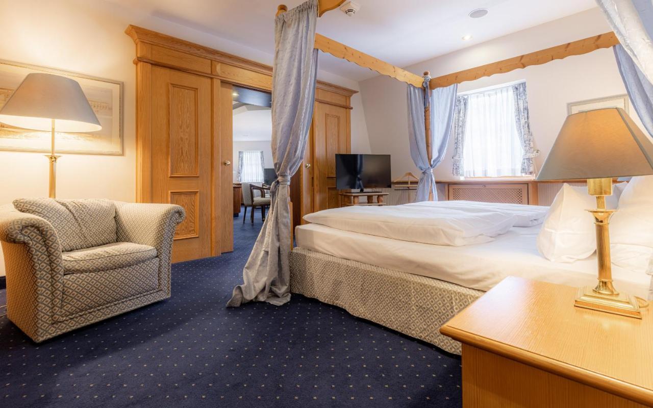 Waldhaus Reinbek Hotel ภายนอก รูปภาพ
