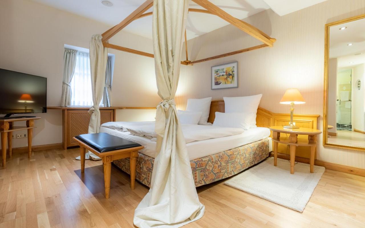 Waldhaus Reinbek Hotel ภายนอก รูปภาพ