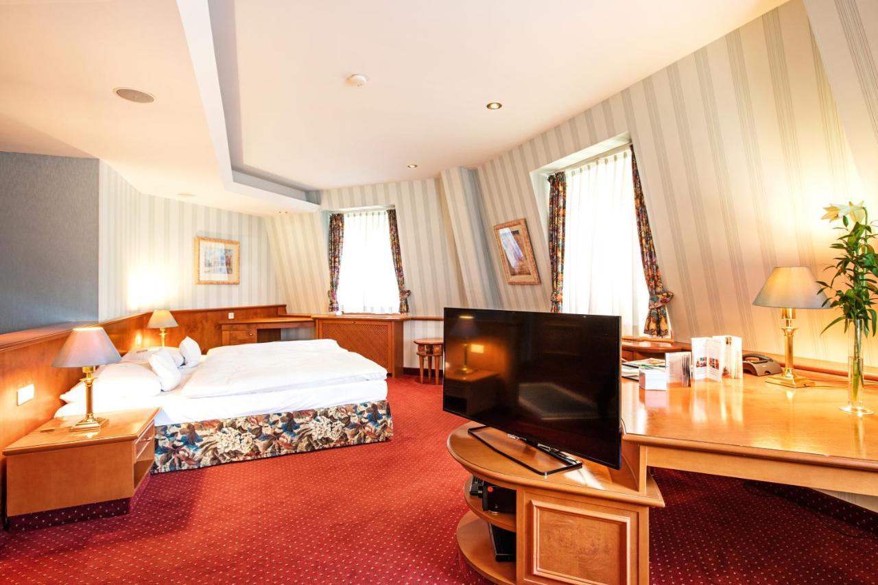 Waldhaus Reinbek Hotel ภายนอก รูปภาพ